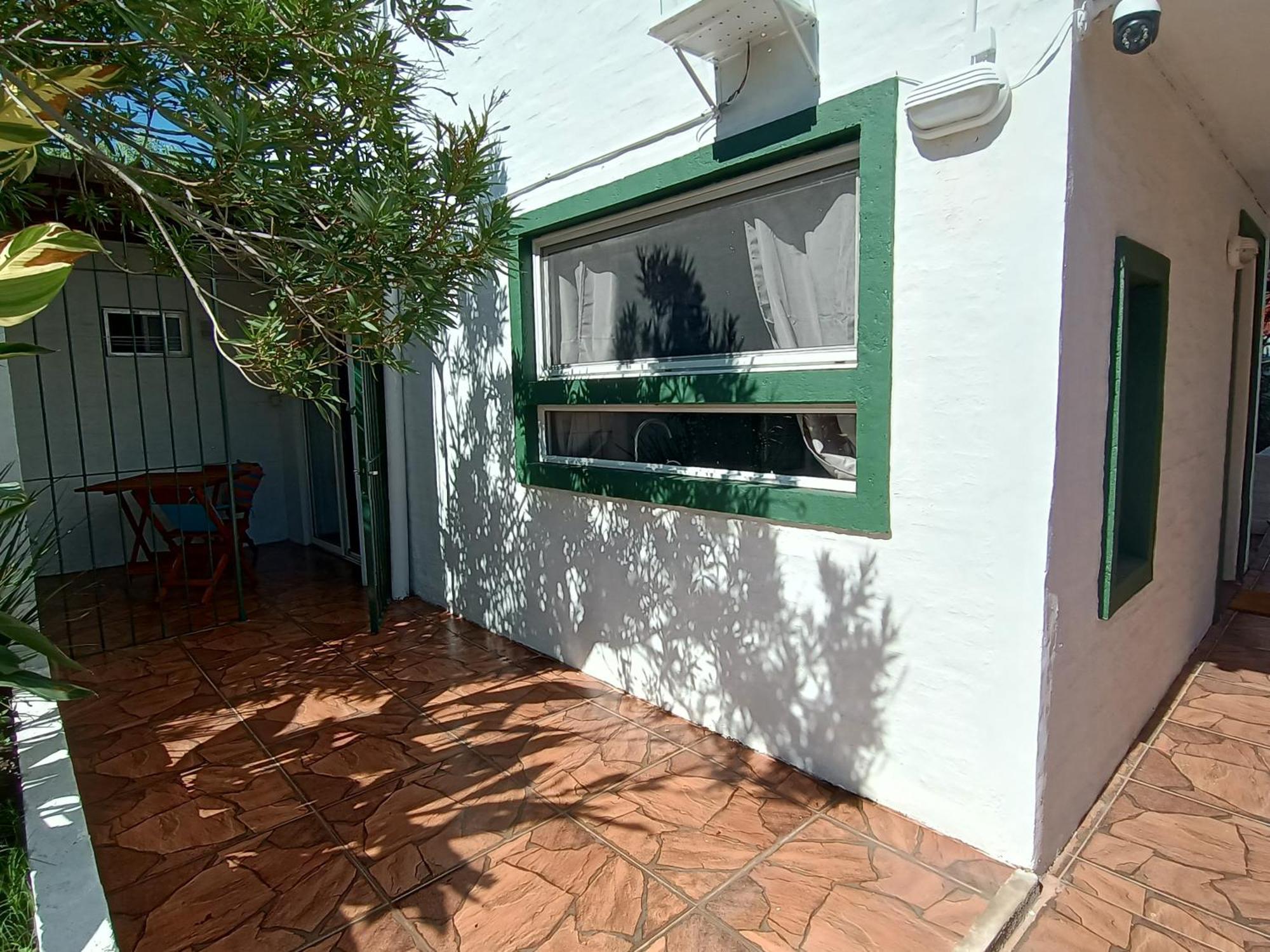Apartment Con Patio. Planta Baja, Max. 3. *