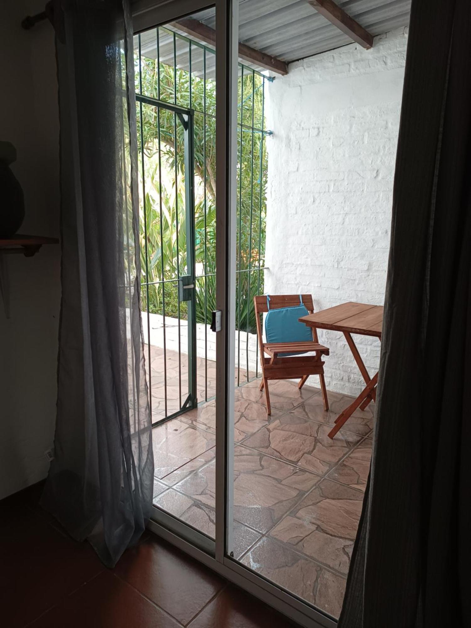 Con Patio. Planta Baja, Max. 3. Apartment *