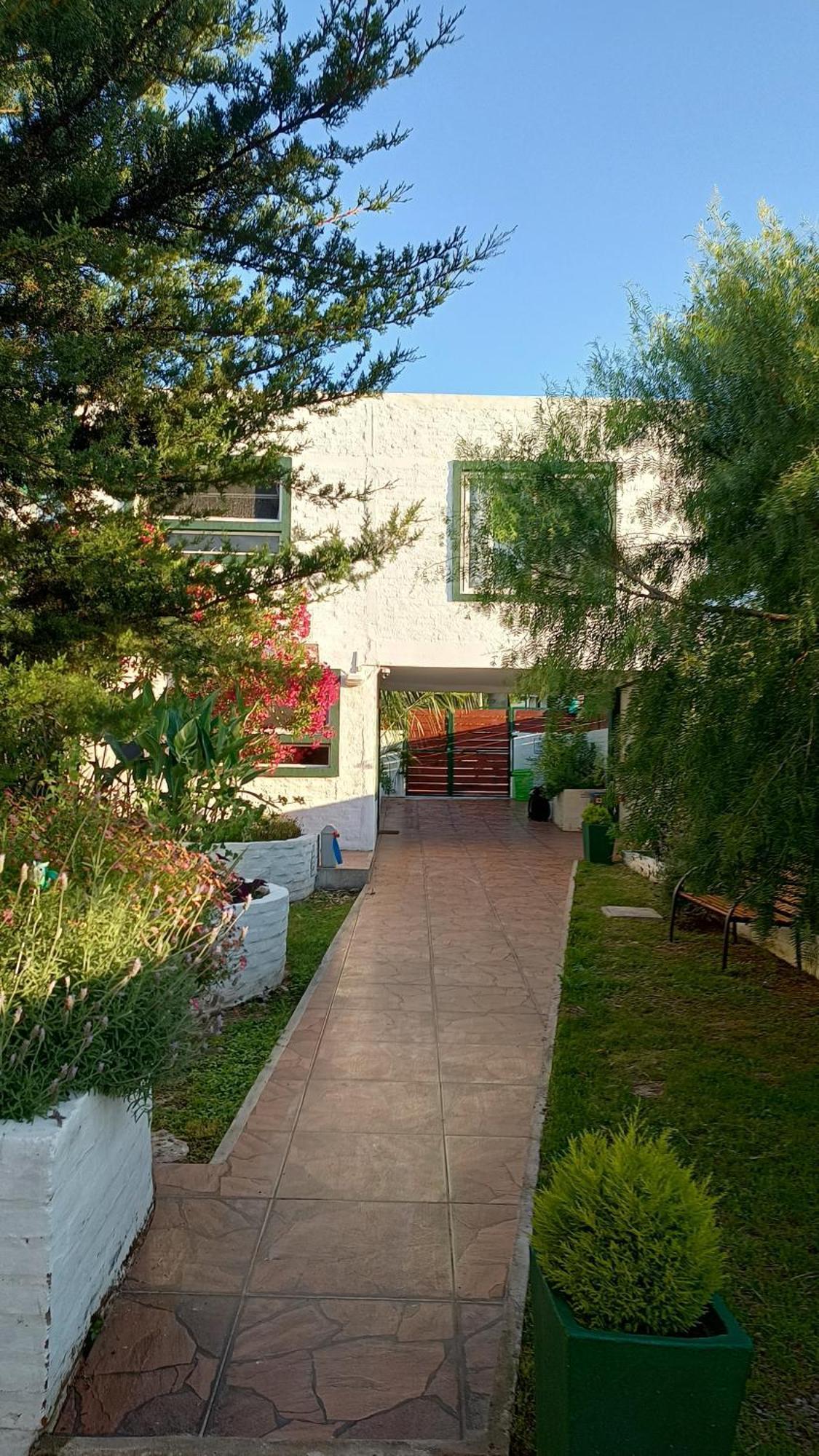 Apartment Con Patio. Planta Baja, Max. 3. *